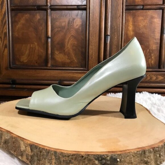 Nine West Mint Julep Genuine Leather Satin Finish Curved Heeled Sandal - Picture 7 of 13